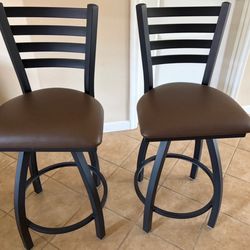 3 counter height barstools