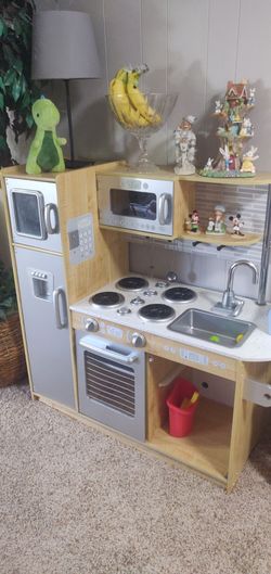 Free Toy kitchen