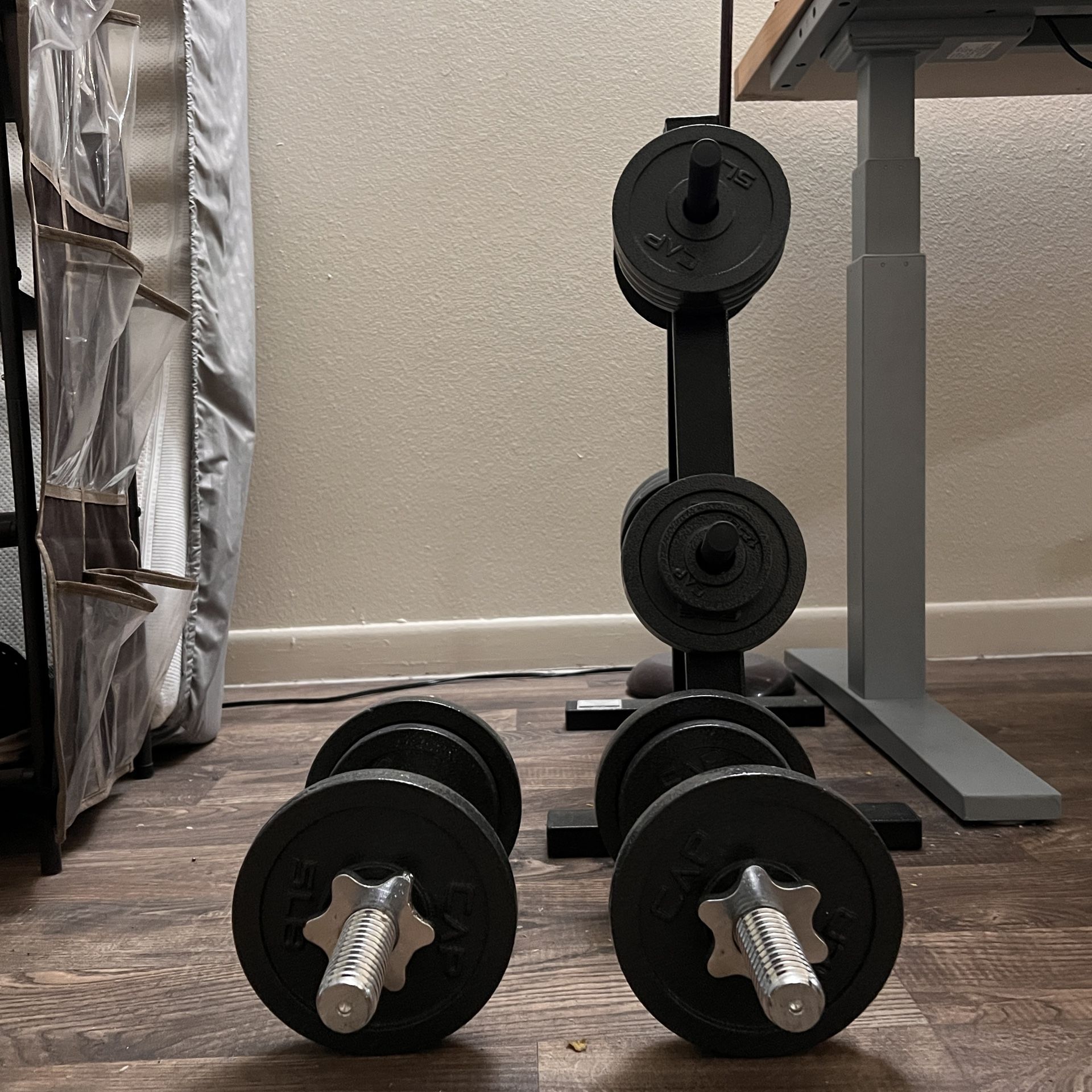 Cap Dumbbells And Weight Rack