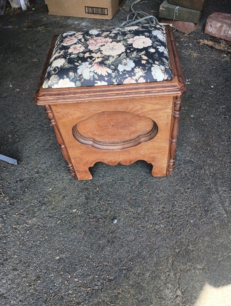 Foot Stool. Free. Bryantown Md