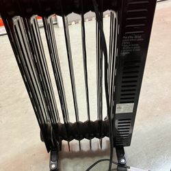 Mainstays 1500W Mechanical Oil Filled Electric Radiant Space Heater for  Sale in San Diego, CA - OfferUp