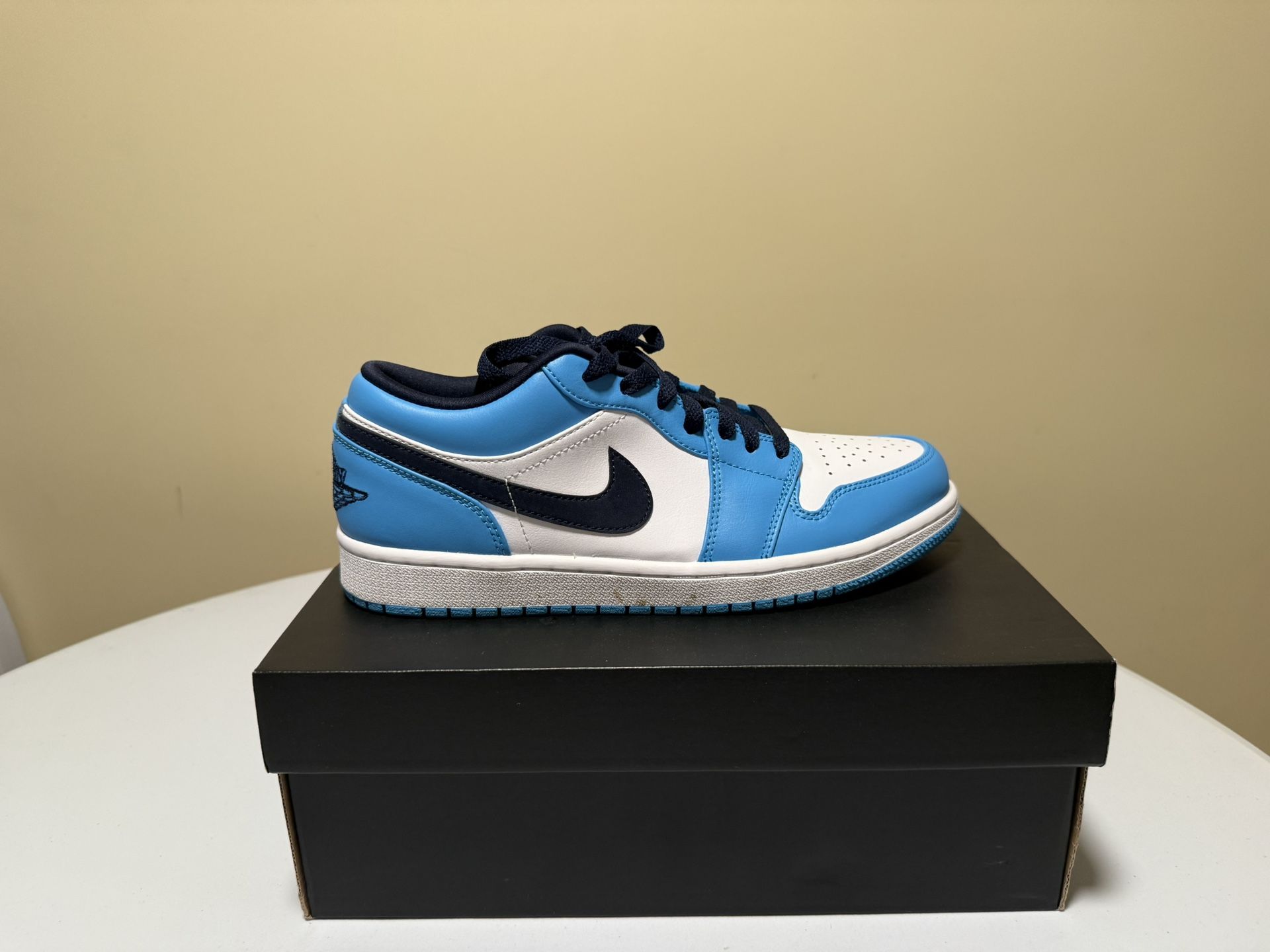 Jordan 1 Low UNC