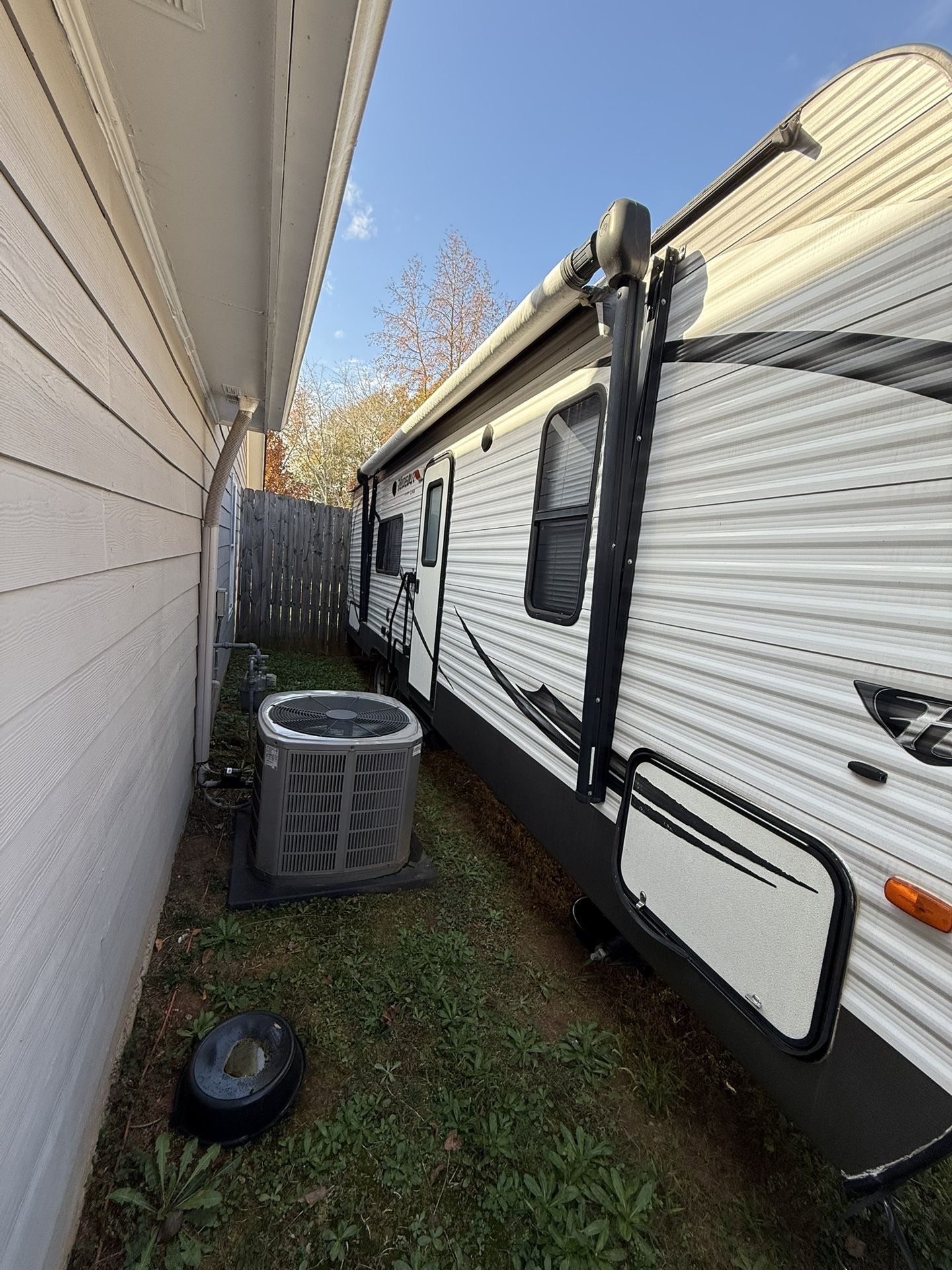 2015 Hideout Camper Trailer RV