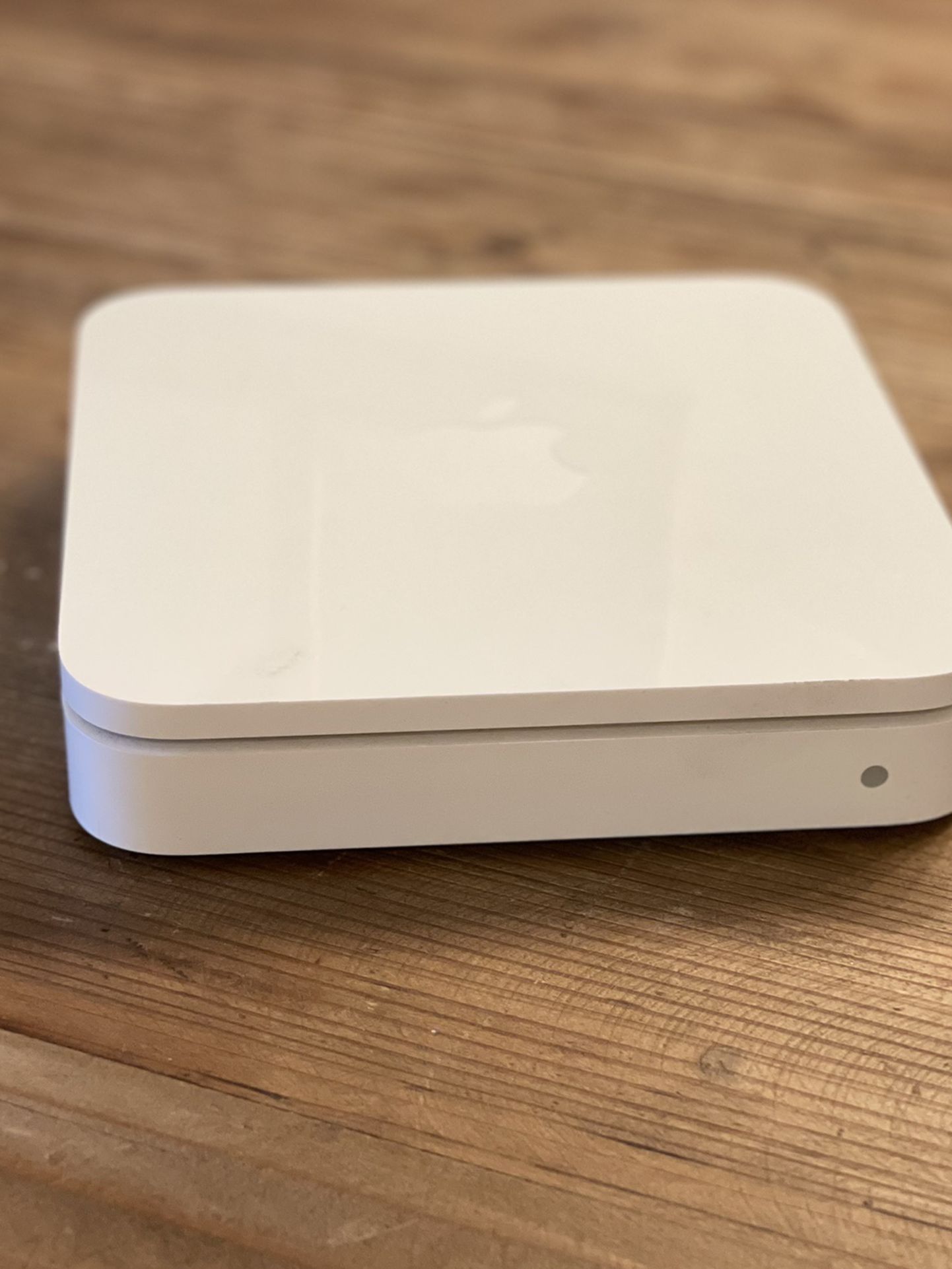 Apple AirPort Extreme 5th Generation WiFi Router