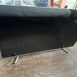 55” Samsung QLED TV with swivel wall mount