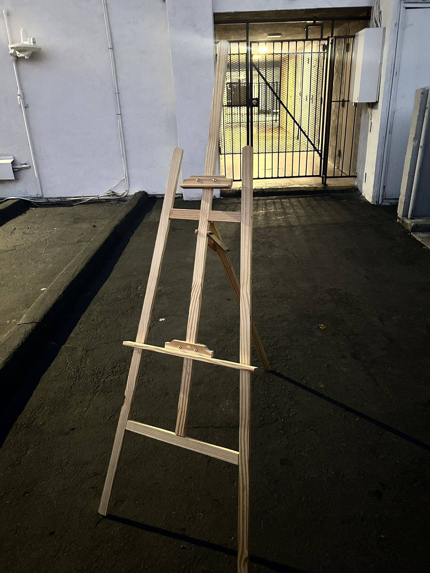7Ft Easel