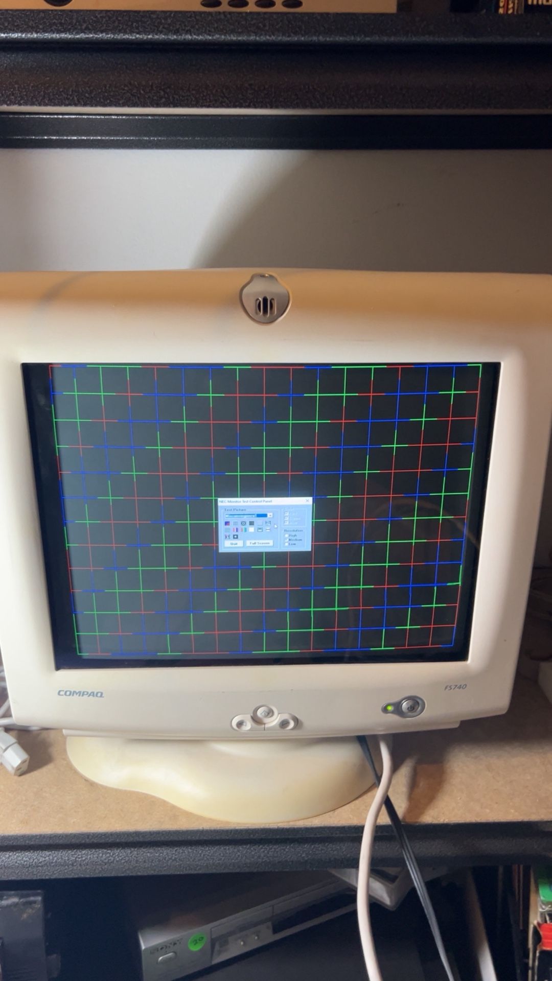 17” Compaq FS740 CRT Retro Tube Monitor VGA