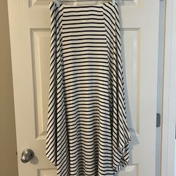 NWT Chico's Womens Maxi Skirt Size 0 Stripe Stretch Pull On black / white Circle  Asymmetrical   Elevate your style with this chic Chico's maxi skirt.