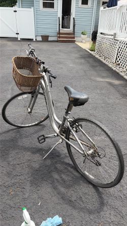 Trek verve w/ front basket