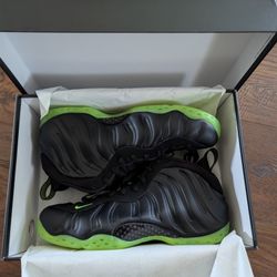 Nike Air Foamposite One "Black Volt" – New in Box 9.5M