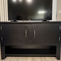 40" Samsung Smart TV (2020 Model) + TV Stand Included!