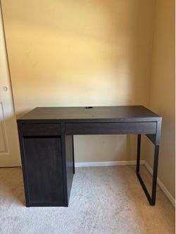 Black IKEA desk