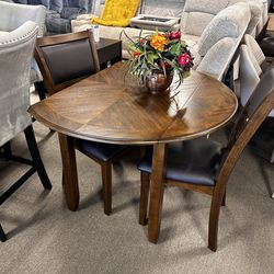Dining table drop down set! $399 🤎🔥