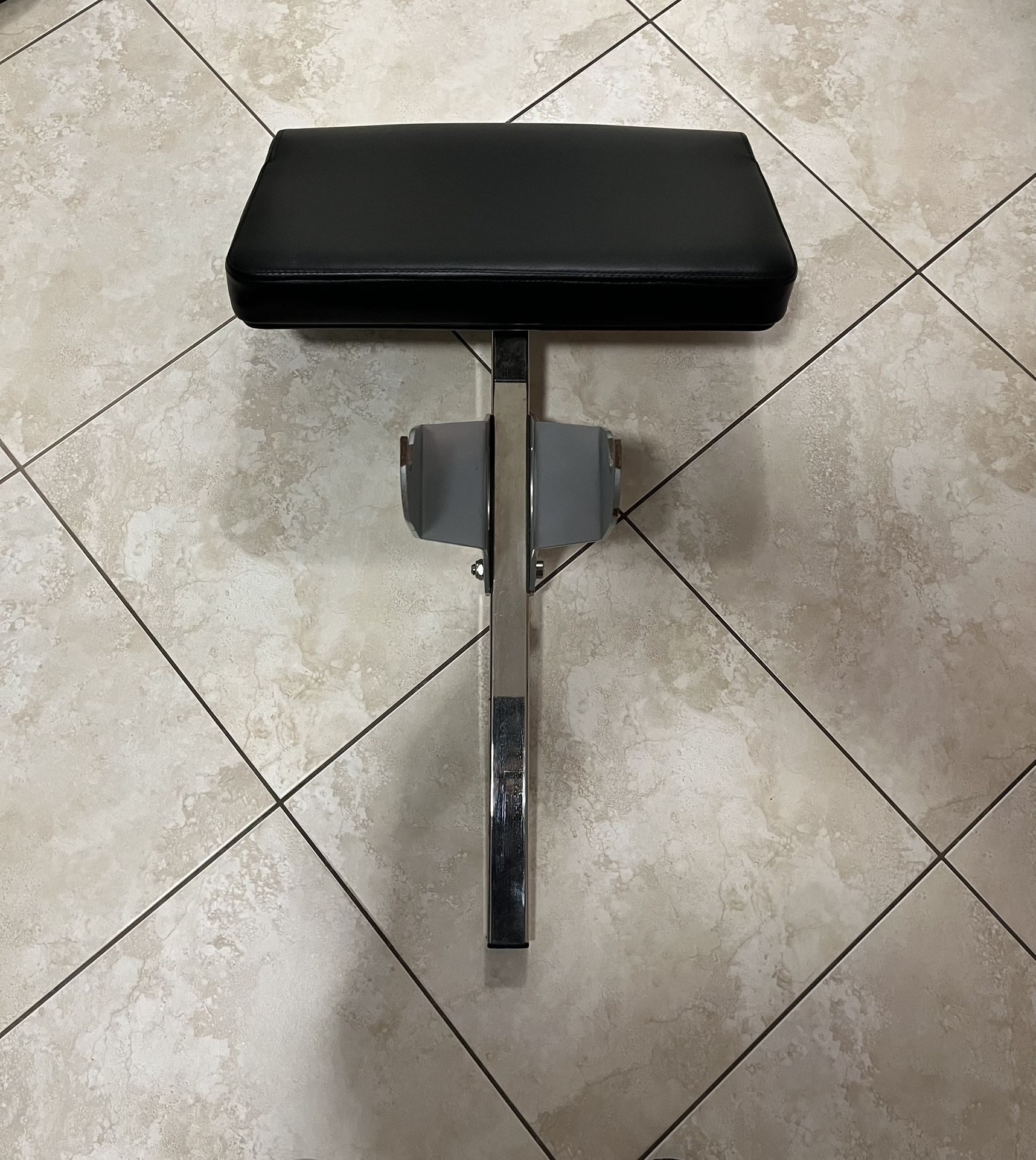 Hoist Fitness System Preacher Curl Attachment Gym Equipment.