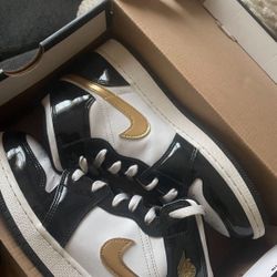Air jordan 1 mid SE (gs)