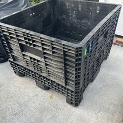 Collapsable Bulk Crate. 