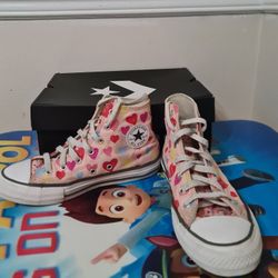 Converse Chuck Taylor All Star Hearts Pink Girls High Tops 