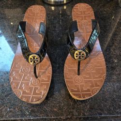 BRAND NEW TORY BURCH WEDGE SANDALS 