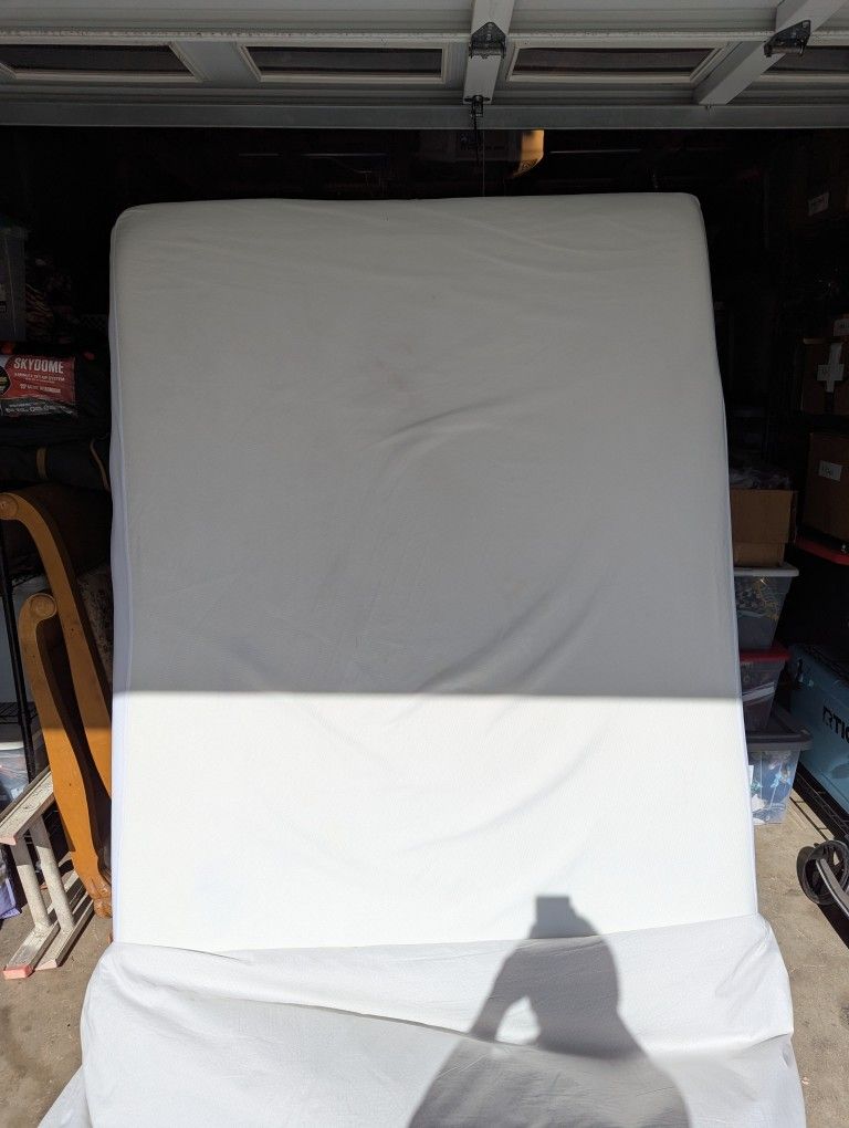 Queen Size Memory Foam Mattress