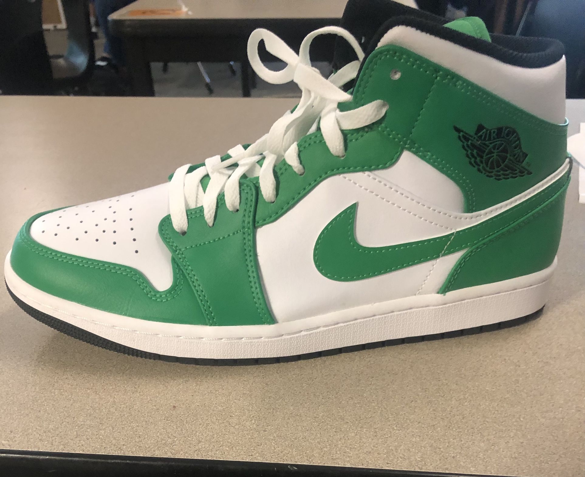 Jordan 1 Mid