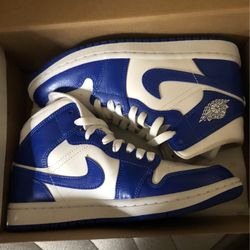 Wmns Air Jordan 1 Mid