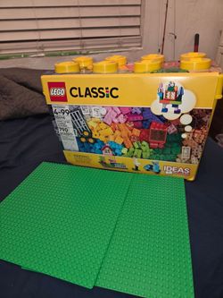 Lego Classic Large Complete With 2 Large Base Plates