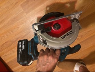 Mikita 6.5 inch circular Saw with battery