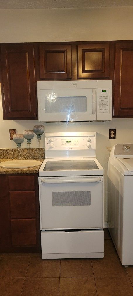 STOVE AND MICROWAVE FOR SALE -$350