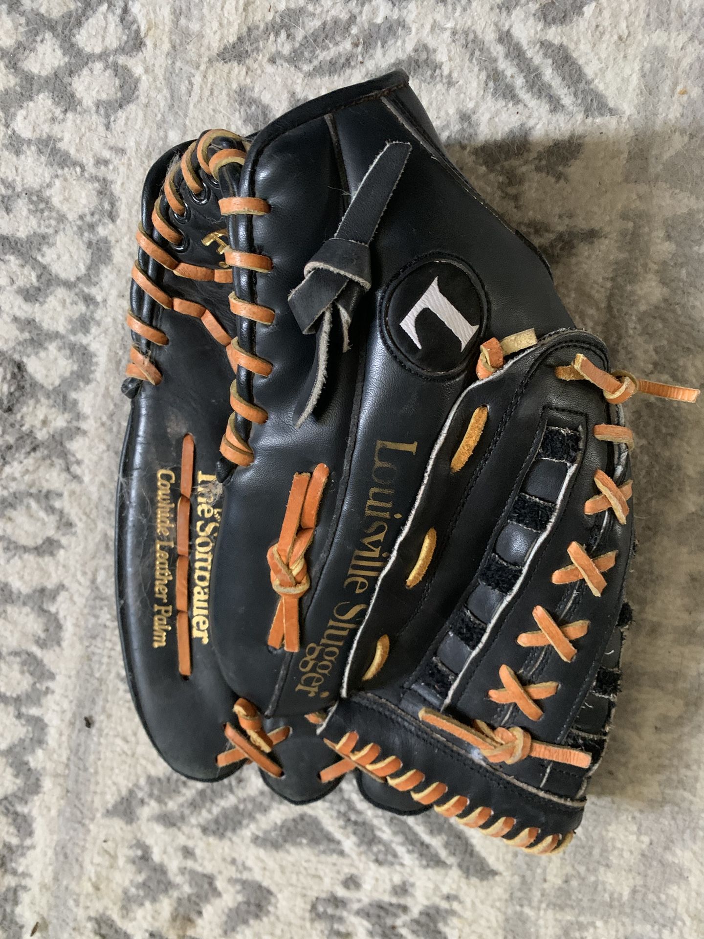 Louisville Slugger Softball Glove Size 13 1/2