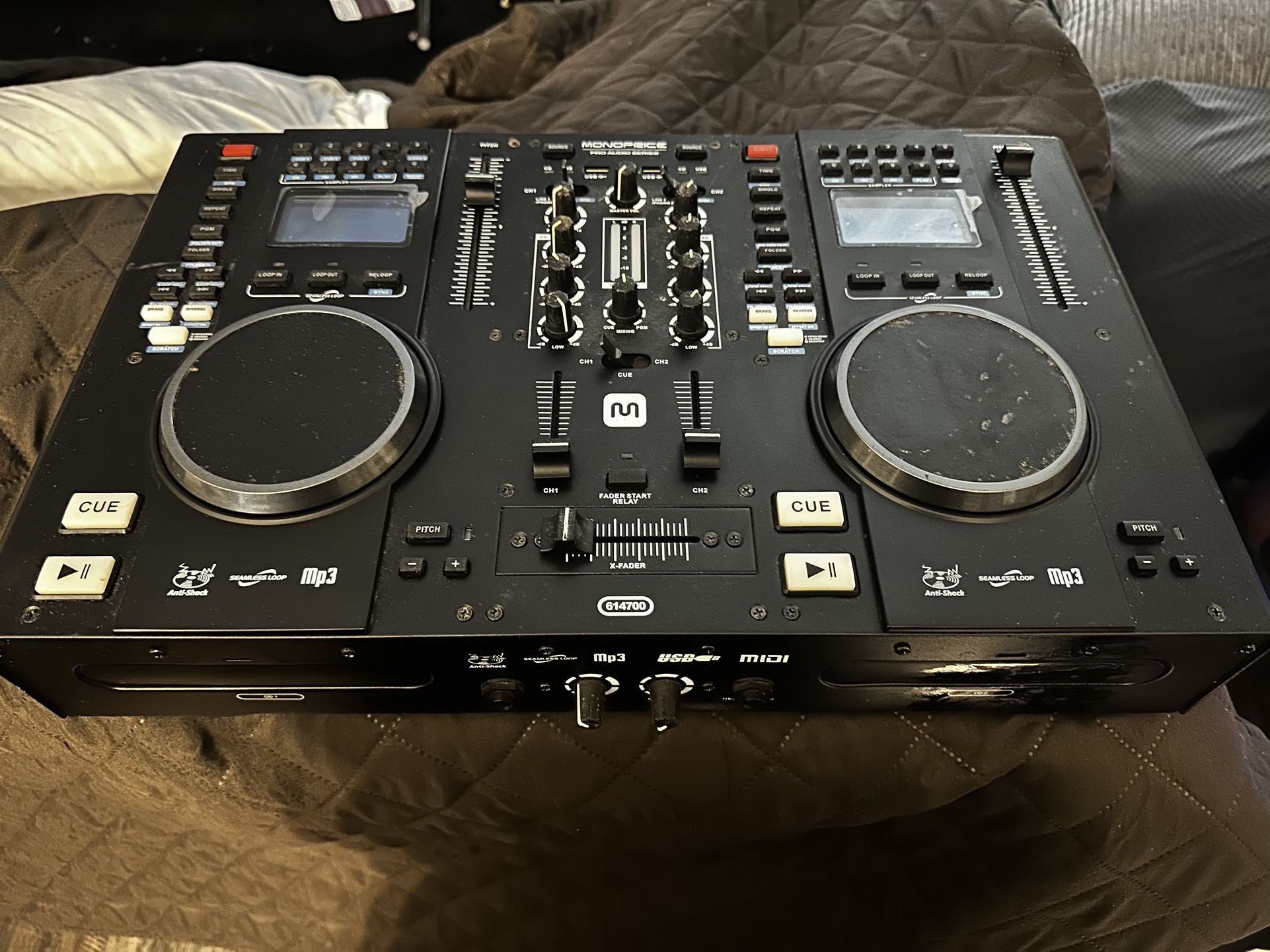Edison Scratch 2500 MKIV Professional Dual CD USB MP3 DJ Audio Mixer
