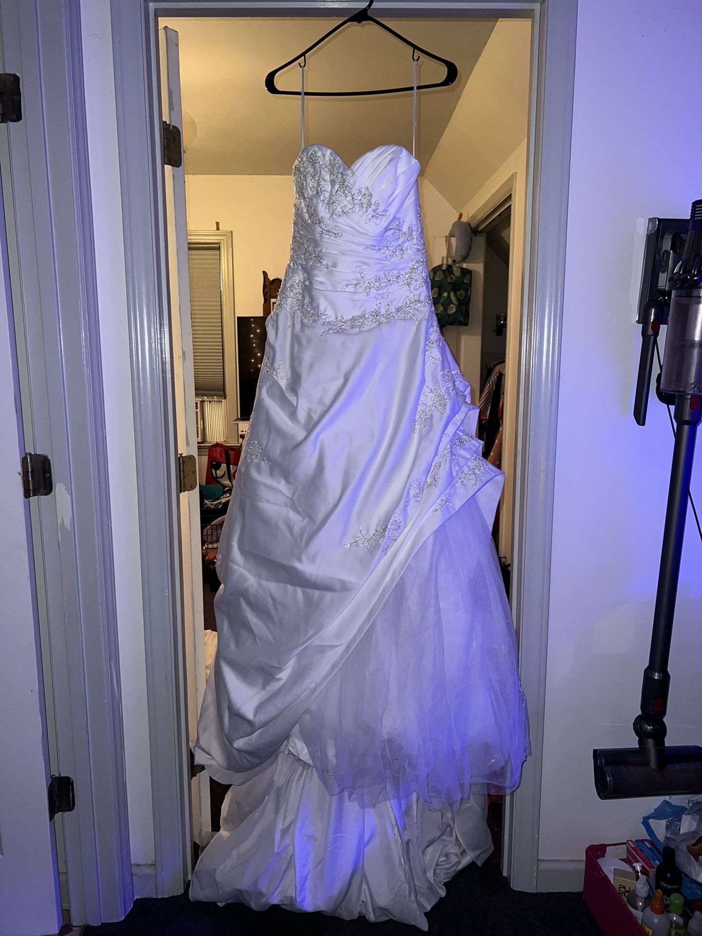 David’s Bridal Wedding Dress, Size 4