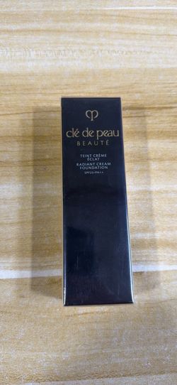 Clé de Peau Beauté Radiant Cream Foundation SPF25 PA++ 25g – Pink Ochre 00 | Made in Japan