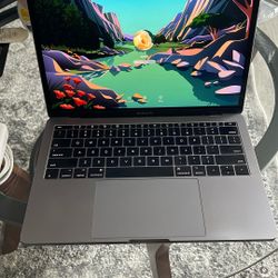2017 Apple MacBook Pro 13 Inch