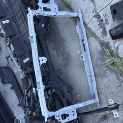 Toyota rav4 radiator support