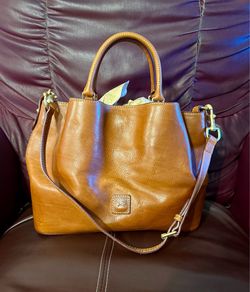 Dooney & Burke Florentine Large Zip Barlow Bag