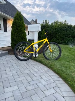 SE BIG FLYER FOR SALE $650 dollars