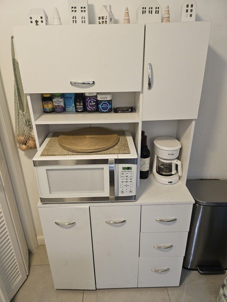 Kitchen Cupboard 