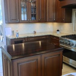 Kichen Apliances Stainles Steele. Gas Range Hard Wired Microwave