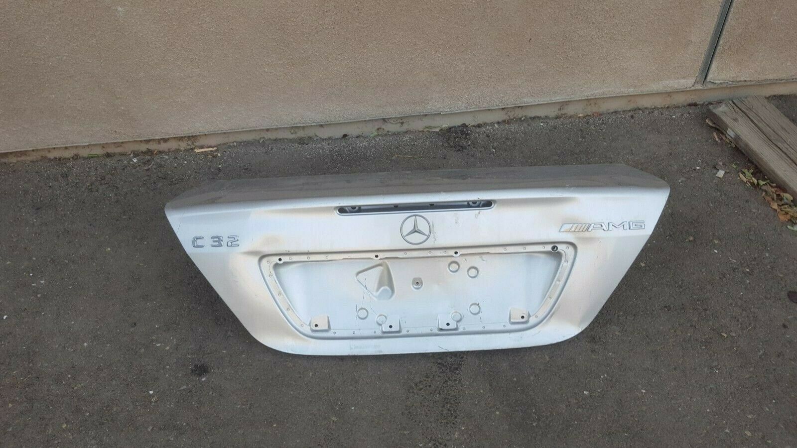 01 02 03 04 05 06 07 MERCEDES C CLASS C230 C280 C32 C55 AMG TRUNK LID DECK TRUNKLID LIFT TAIL GATE LIFTGATE TAILGATE OEM USED