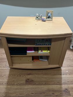 Modern Light Wood Swivel Top Console / TV Stand w/ Hidden Side Shelves