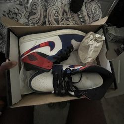 Jordan 1 Mid
