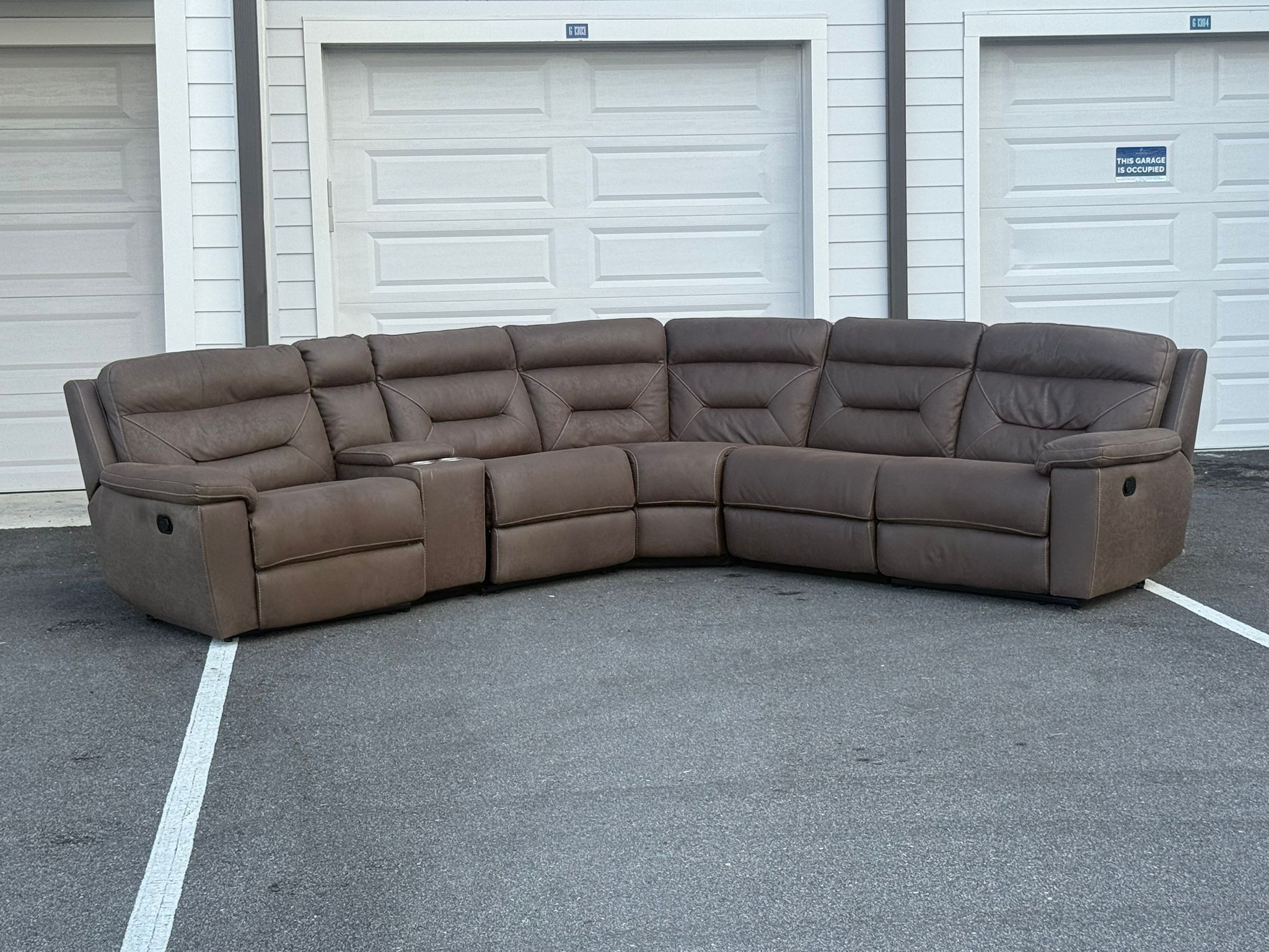 BROWN MANUAL RECLINING 6 PIECES SECTIONAL COUCH IN GREAT CONDITION DELIVERY AVAILABLE 🚚