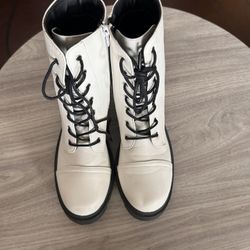 Cute mid High Boots Wild diva