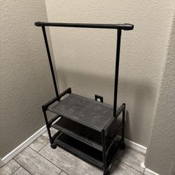 toddlers clothing rack 