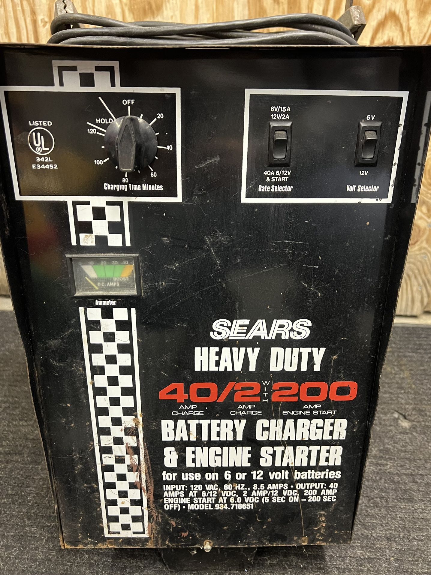 200 Amp Battery Charger / Jump Starter