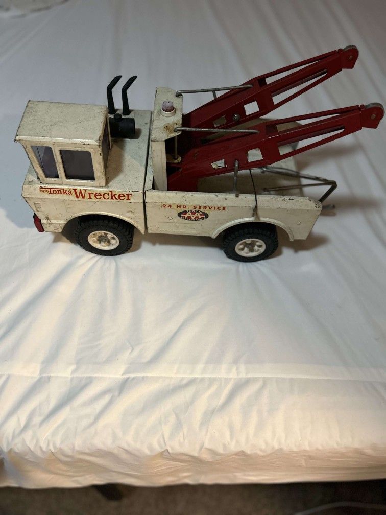 1970s Lot Of 8 Vintage Tonka Trucks 