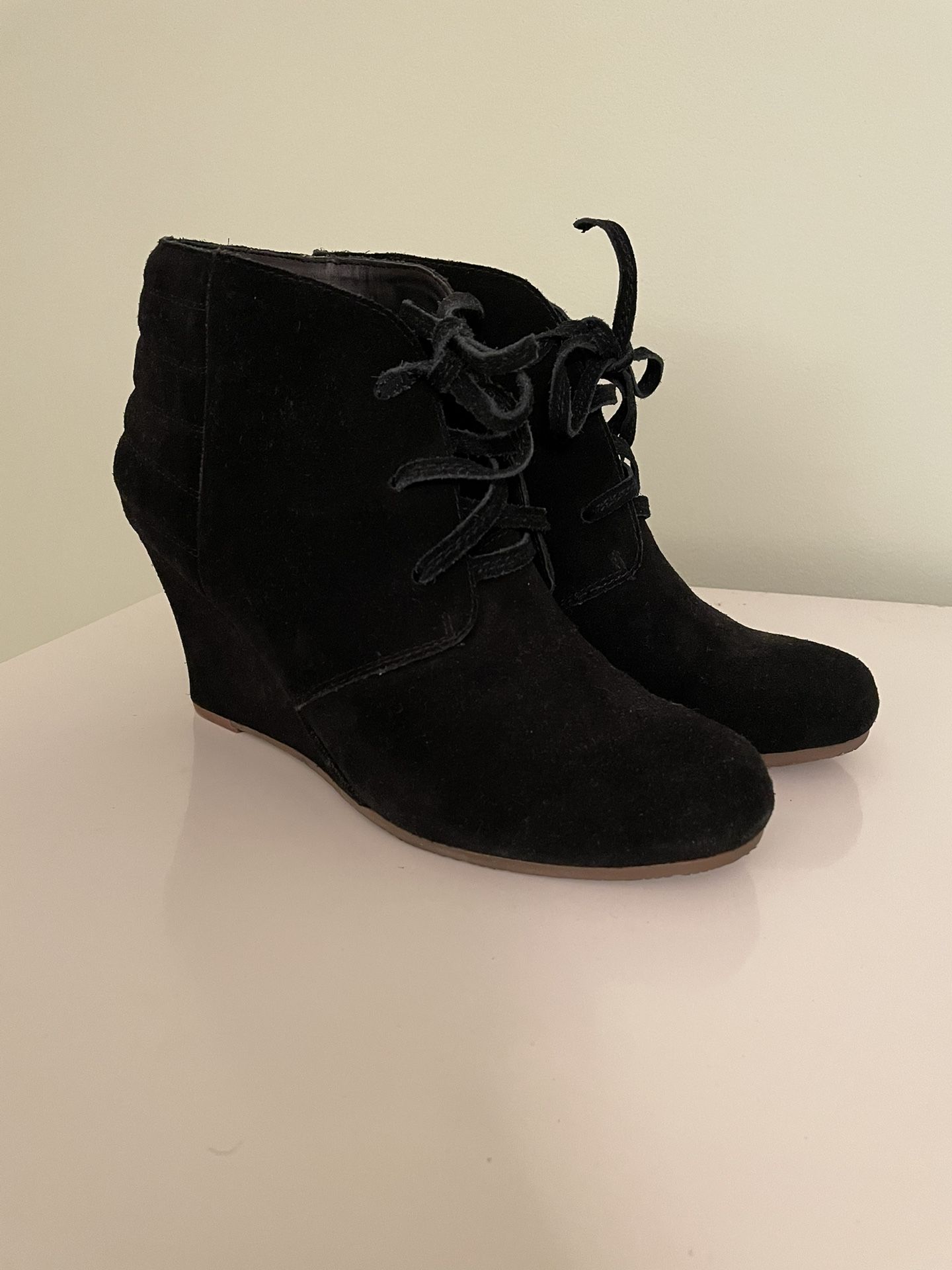 Dolce Vita Black Suede Wedge Ankle Bootie Size 10