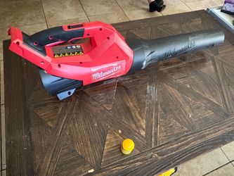 Milwaukee 18 V blower works perfect