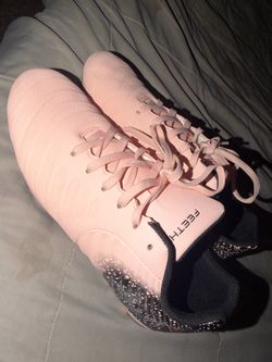 Soccer cleats women size 8 1/2