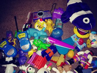 HUGE LOT of small toddler toys collectible McDonald's Burger King Wendy's Etc